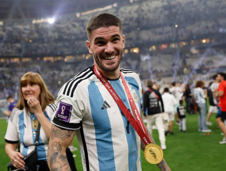 De Paul fala sobre a reação de Messi à derrota para a Arábia Saudita na Copa do Mundo de 2022